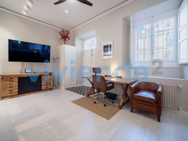 1 bedroom Flat for sale in Palacio, Madrid city with pool - € 753,900 (Ref: 9726474)