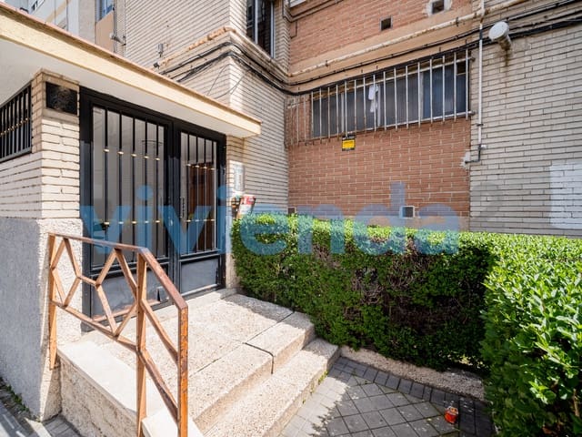 3 bedroom Flat for sale in Pinar del Rey, Madrid city - € 382,000 (Ref: 9726475)