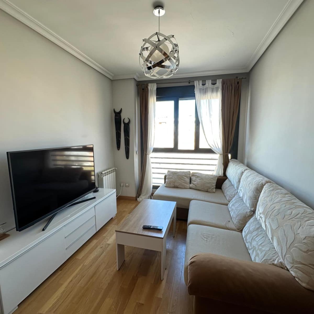 2 sypialnia Mieszkanie do wynajęcia w Miasto Madryt z basenem - 1 350 € (Ref: 9731765)