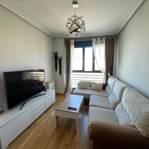 2 Zimmer Wohnung zu vermieten in Casco Histórico de Vallecas, Madrid Stadt mit Pool - 1.350 € (Ref: 9731765)