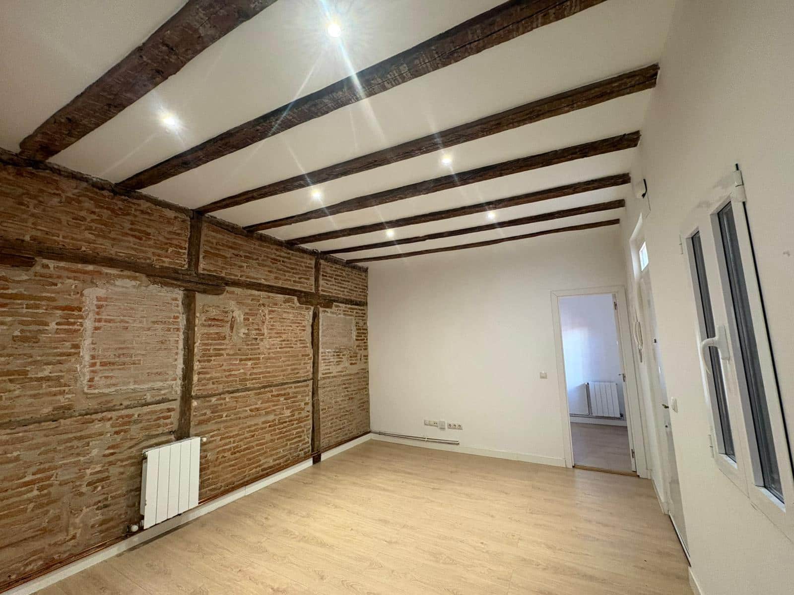 2 Zimmer Wohnung zu vermieten in Madrid Stadt - 1.200 € (Ref: 9735334)