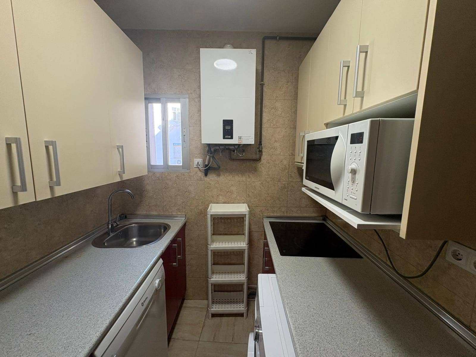 2 Zimmer Wohnung zu vermieten in Madrid Stadt - 1.200 € (Ref: 9735334)