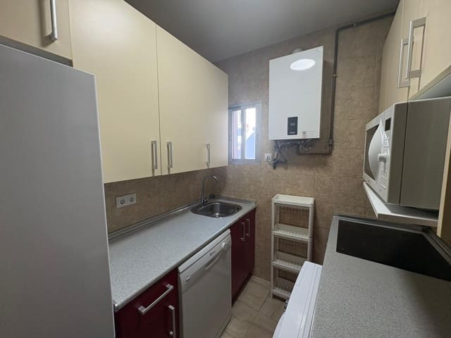 2 slaapkamer Flat te huur in Rios Rosas, Madrid stad - € 1.200 (Ref: 9735334)