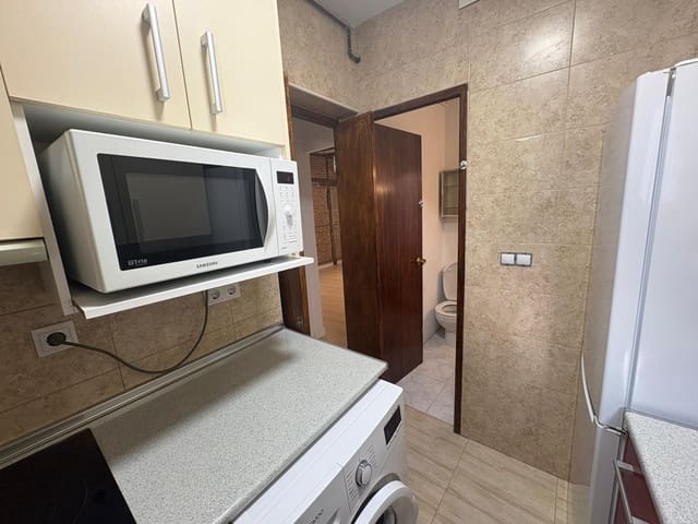 2 slaapkamer Flat te huur in Rios Rosas, Madrid stad - € 1.200 (Ref: 9735334)
