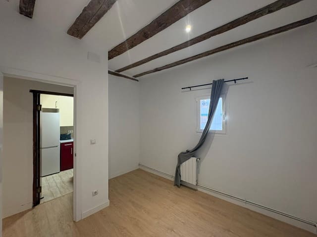 2 slaapkamer Flat te huur in Rios Rosas, Madrid stad - € 1.200 (Ref: 9735334)