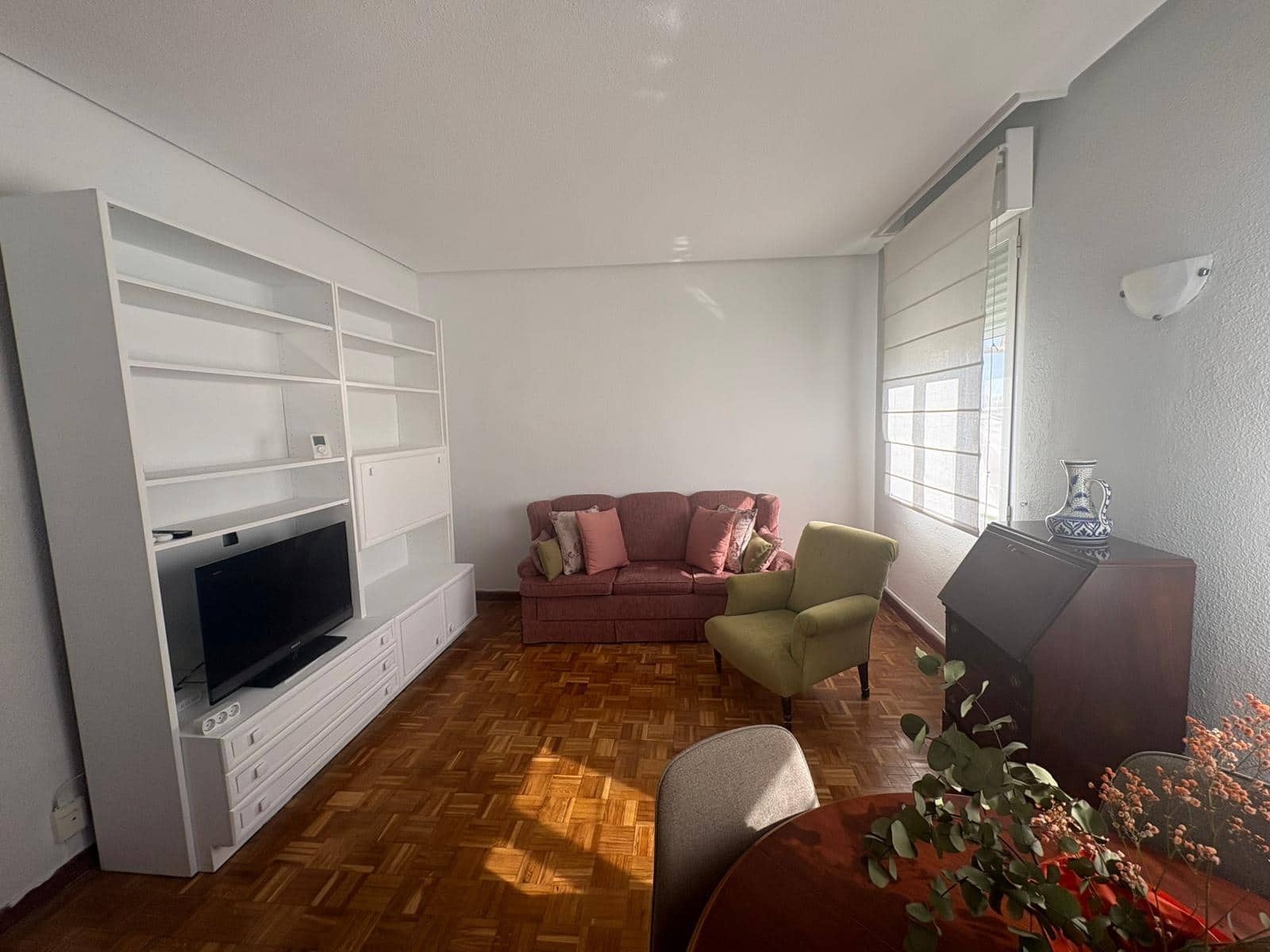 2 slaapkamer Flat te huur in Madrid stad - € 1.500 (Ref: 9738349)