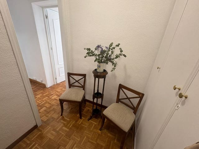 2 bedroom Flat for rent in Nueva España, Madrid city - € 1,500 (Ref: 9738349)