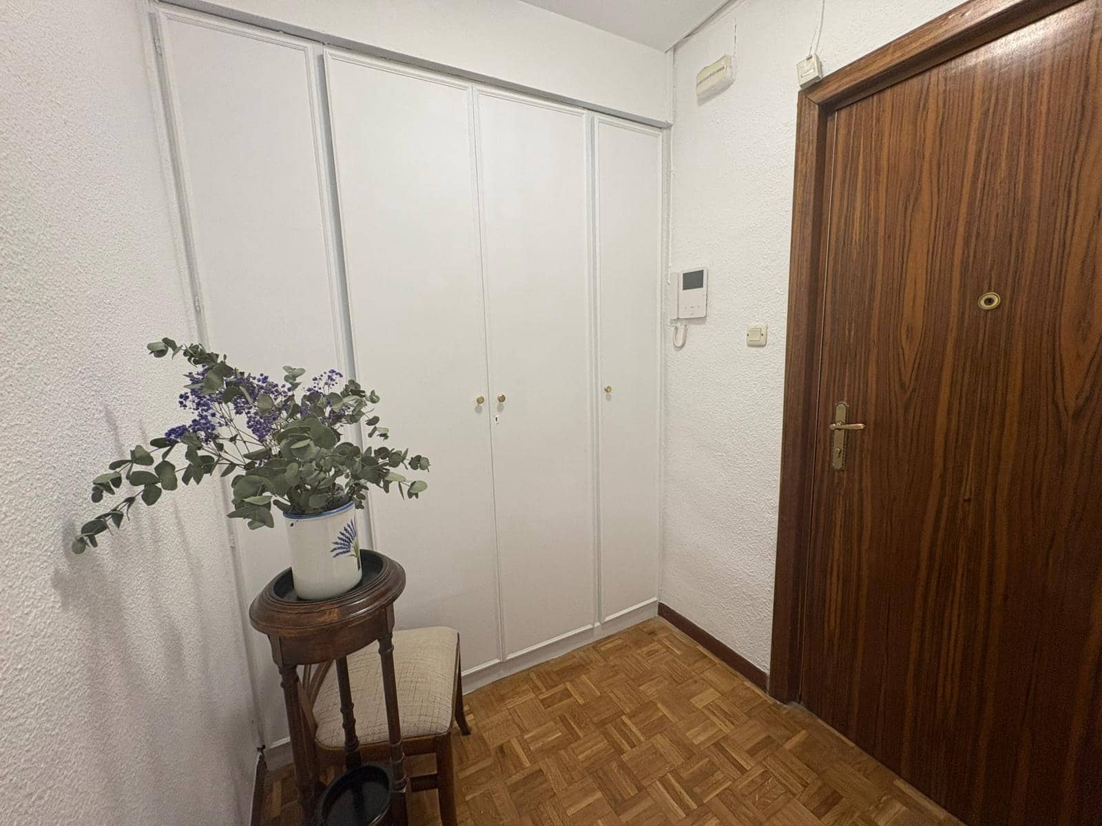 2 slaapkamer Flat te huur in Madrid stad - € 1.500 (Ref: 9738349)