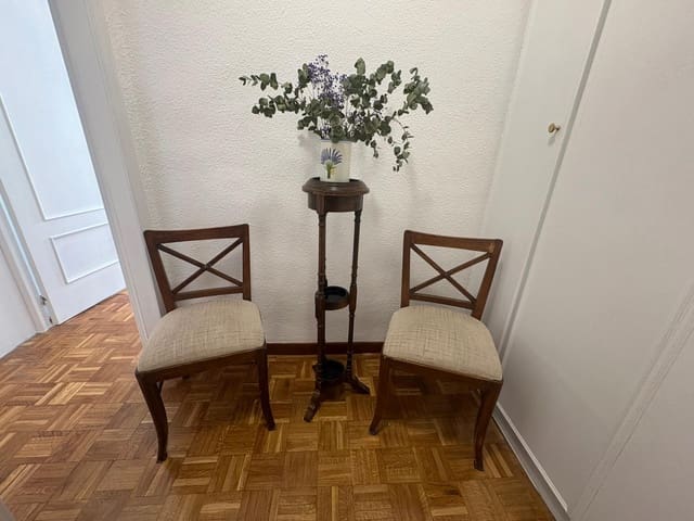 2 bedroom Flat for rent in Nueva España, Madrid city - € 1,500 (Ref: 9738349)