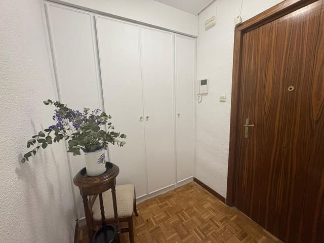 2 bedroom Flat for rent in Nueva España, Madrid city - € 1,500 (Ref: 9738349)