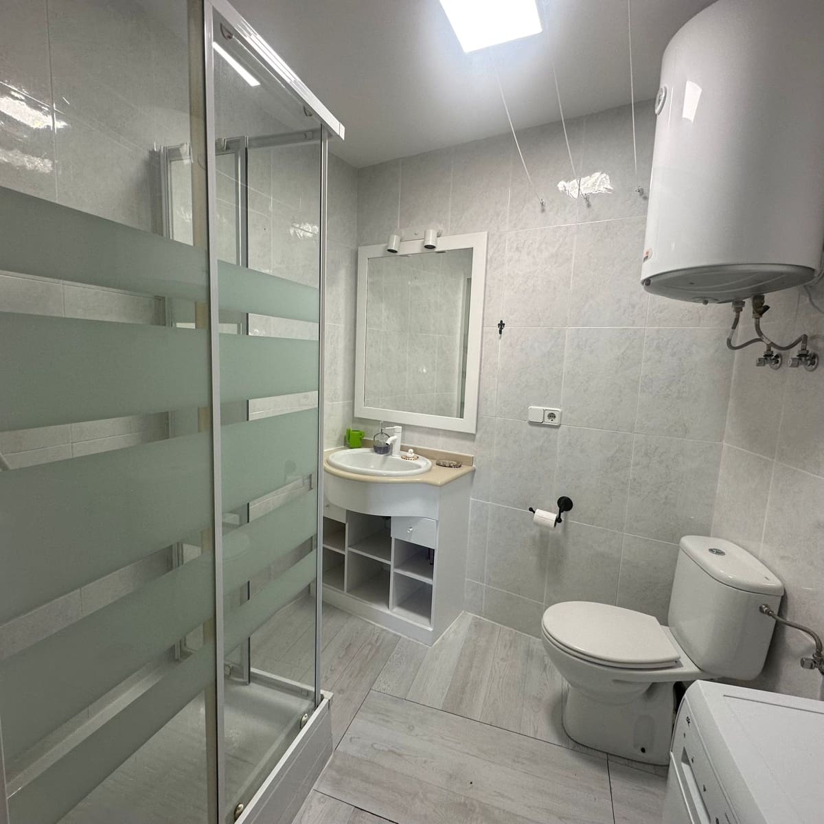 Flat te huur in Madrid stad - € 1.395 (Ref: 9738350)