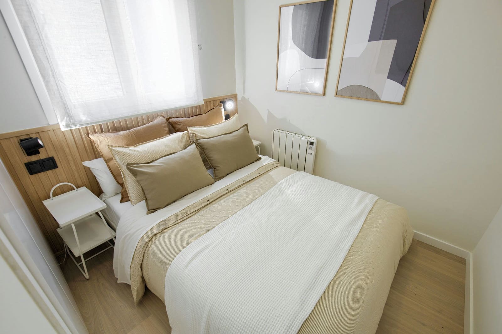 Lejlighed til leje i Madrid by - € 995 (Ref: 9747721)