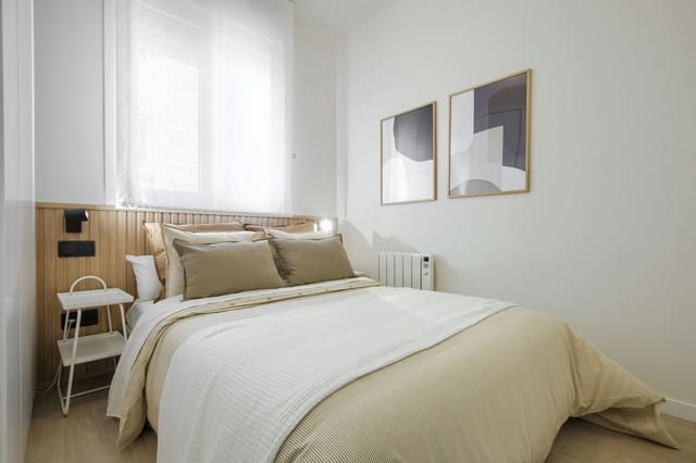 Lejlighed til leje i Embajadores, Madrid by - € 995 (Ref: 9747721)