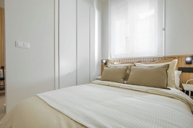 Lejlighed til leje i Embajadores, Madrid by - € 995 (Ref: 9747721)