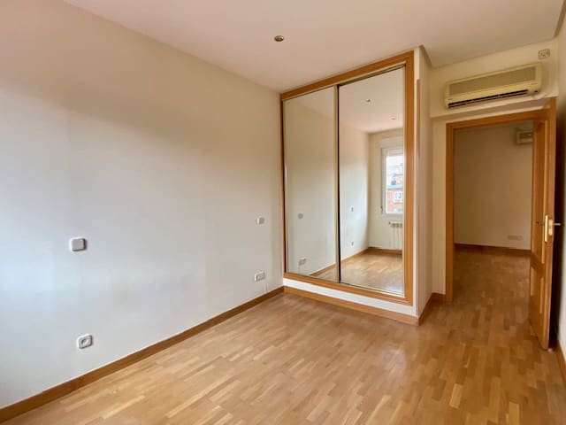 2 bedroom Flat for rent in Madrid city - € 1,950 (Ref: 9751717)