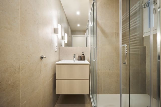 3 sovrum Lägenhet att hyra i Chopera, Madrid stad - 1 795 € (Ref: 9751718)