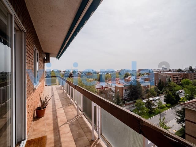 2 makuuhuone Asunto myytävänä paikassa Apostol Santiago, Madrid kaupunki mukana uima-altaan - 792 000 € (Ref: 9763554)