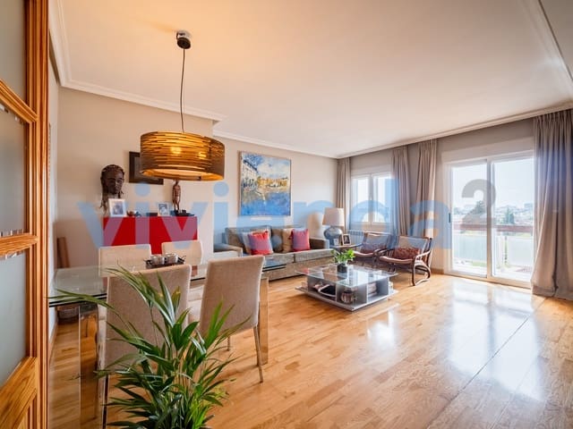 2 makuuhuone Asunto myytävänä paikassa Apostol Santiago, Madrid kaupunki mukana uima-altaan - 792 000 € (Ref: 9763554)