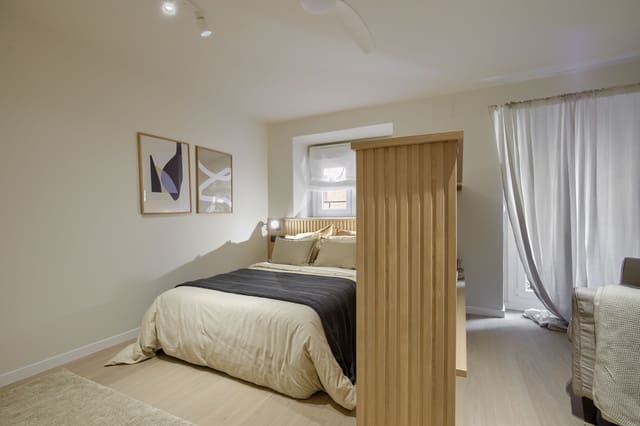 1 soveværelse Lejlighed til leje i Embajadores, Madrid by - € 1.195 (Ref: 9770372)