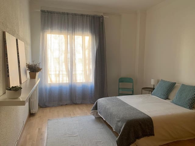 Appartement de 1 chambre à louer à Chopera, Madrid ville - 1 350 € (Ref: 9777791)