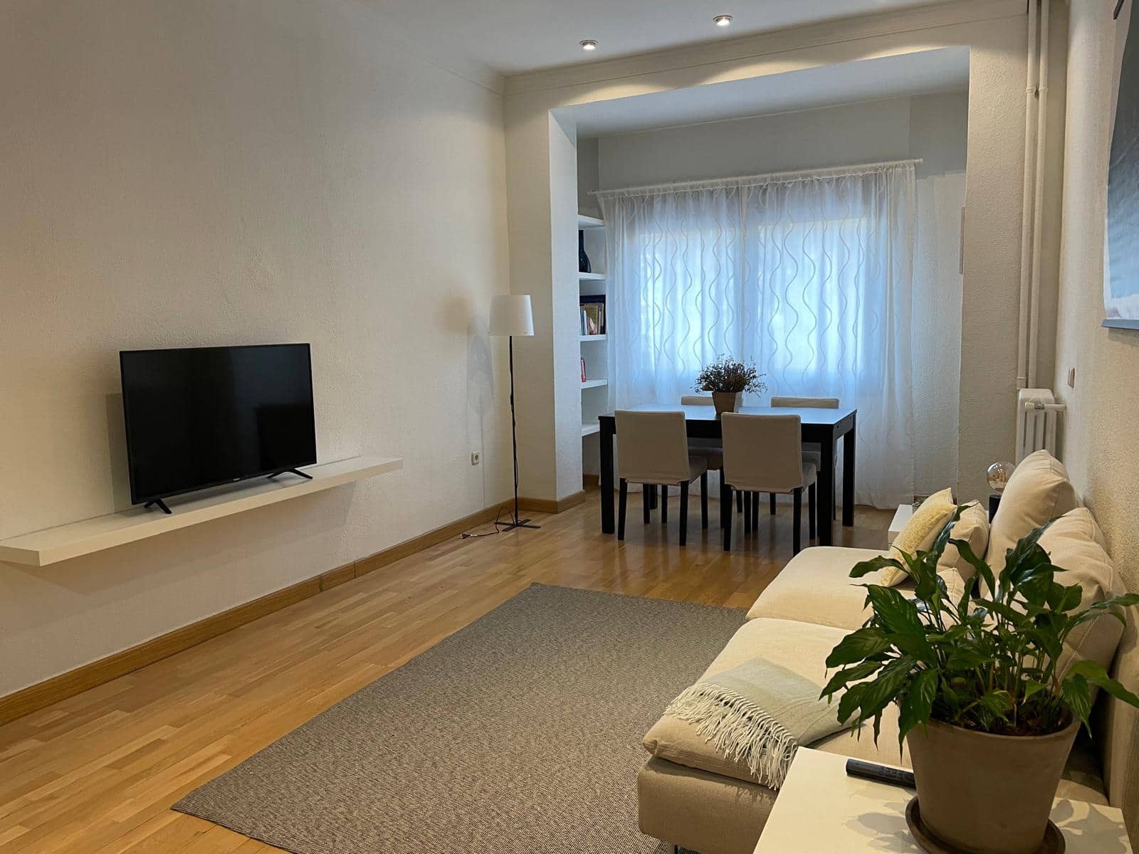 1 sovrum Lägenhet att hyra i Madrid stad - 1 350 € (Ref: 9777791)