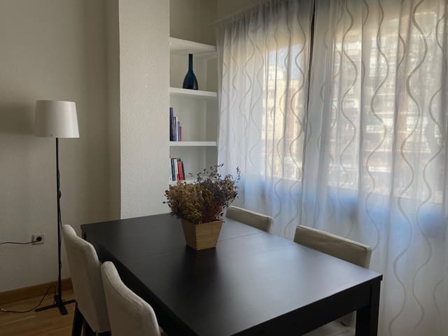 Appartement de 1 chambre à louer à Chopera, Madrid ville - 1 350 € (Ref: 9777791)