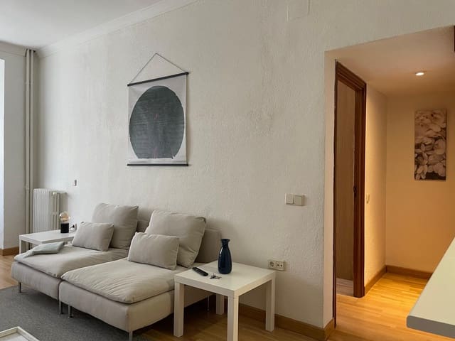 Appartement de 1 chambre à louer à Chopera, Madrid ville - 1 350 € (Ref: 9777791)