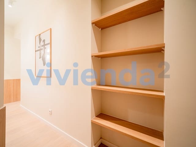 2 slaapkamer Flat te huur in Embajadores, Madrid stad - € 1.500 (Ref: 9780288)