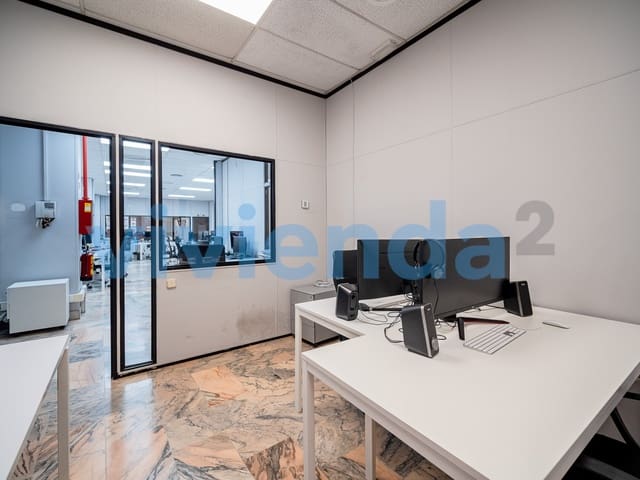 Kantoor te koop in El Goloso, Madrid stad met garage - € 770.000 (Ref: 9784948)