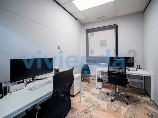 Kantoor te koop in El Goloso, Madrid stad met garage - € 770.000 (Ref: 9784948)