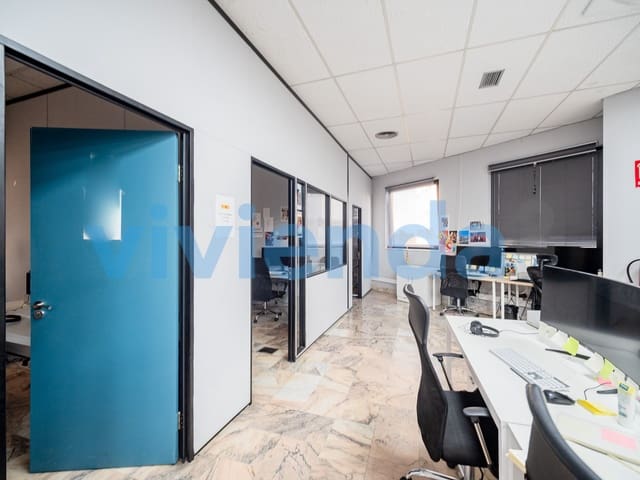 Kantoor te koop in El Goloso, Madrid stad met garage - € 770.000 (Ref: 9784948)