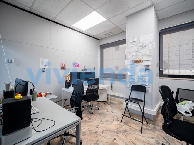 Kantoor te koop in El Goloso, Madrid stad met garage - € 770.000 (Ref: 9784948)