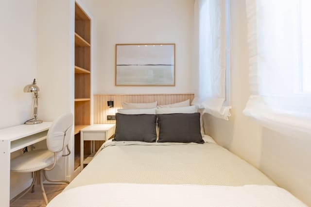 2 soveværelse Lejlighed til leje i Delicias, Madrid by - € 1.725 (Ref: 9784951)