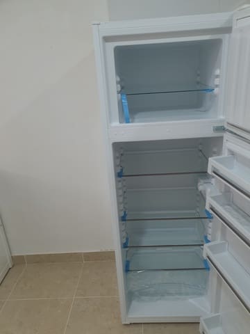 Studio til leie i Castellana, Madrid by - € 1 000 (Ref: 9788221)