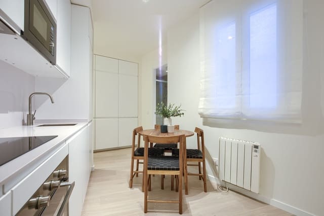 1 makuuhuone Asunto vuokrattavana paikassa Fuente del Berro, Madrid kaupunki - 1 245 € (Ref: 9790818)
