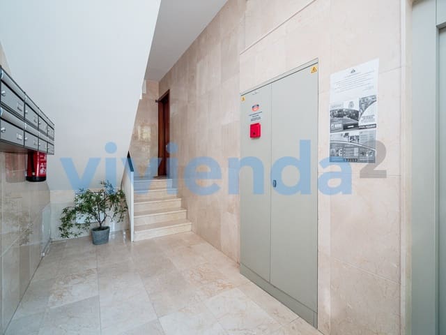 Piso de 3 habitaciones en San Juan Bautista, Madrid ciudad en venta - 393.000 € (Ref: 9800573)