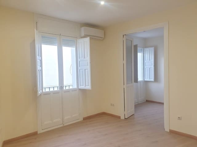 2 sovrum Lägenhet att hyra i Justicia, Madrid stad - 1 650 € (Ref: 9804098)