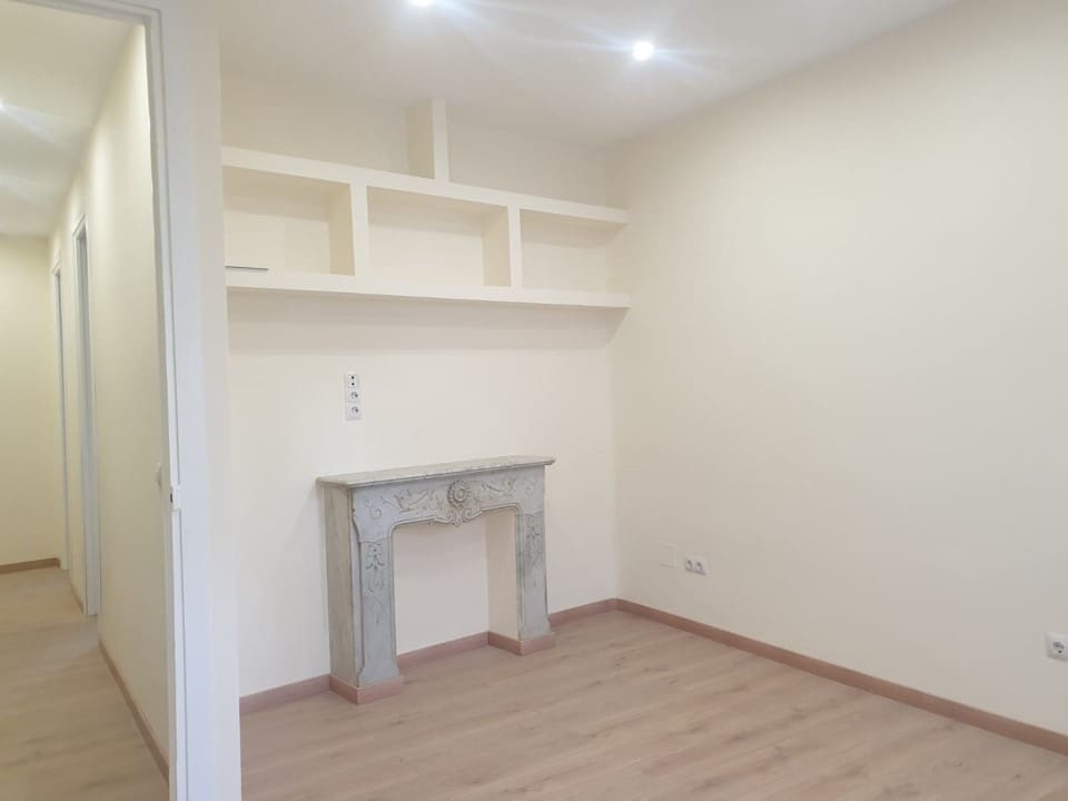 2 quarto Apartamento para arrendar em Madrid cidade - 1 650 € (Ref: 9804098)