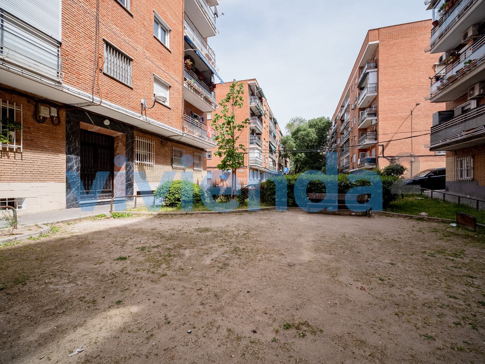 Piso de 3 habitaciones en Madrid ciudad en venta - 214.900 € (Ref: 9806255)