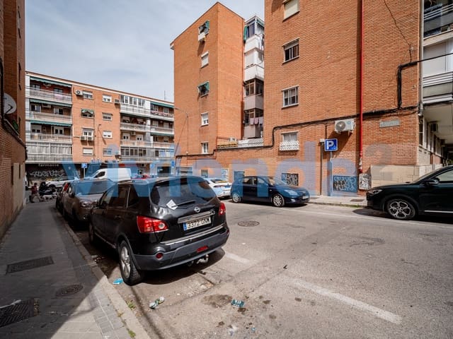 Piso de 3 habitaciones en Madrid ciudad en venta - 214.900 € (Ref: 9806255)