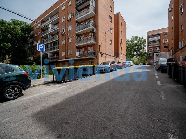Piso de 3 habitaciones en Madrid ciudad en venta - 214.900 € (Ref: 9806255)