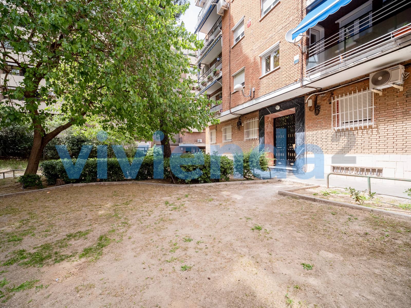 Piso de 3 habitaciones en Madrid ciudad en venta - 214.900 € (Ref: 9806255)