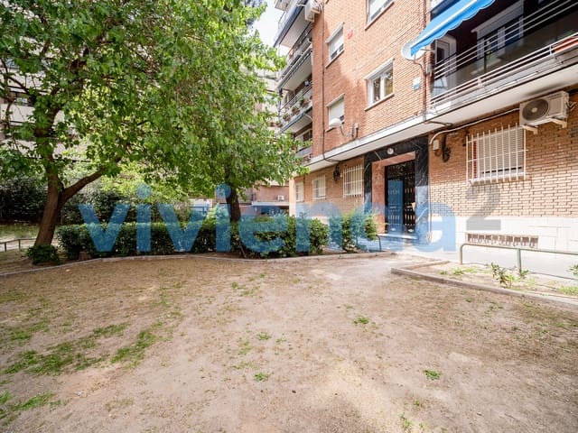 Piso de 3 habitaciones en Madrid ciudad en venta - 214.900 € (Ref: 9806255)