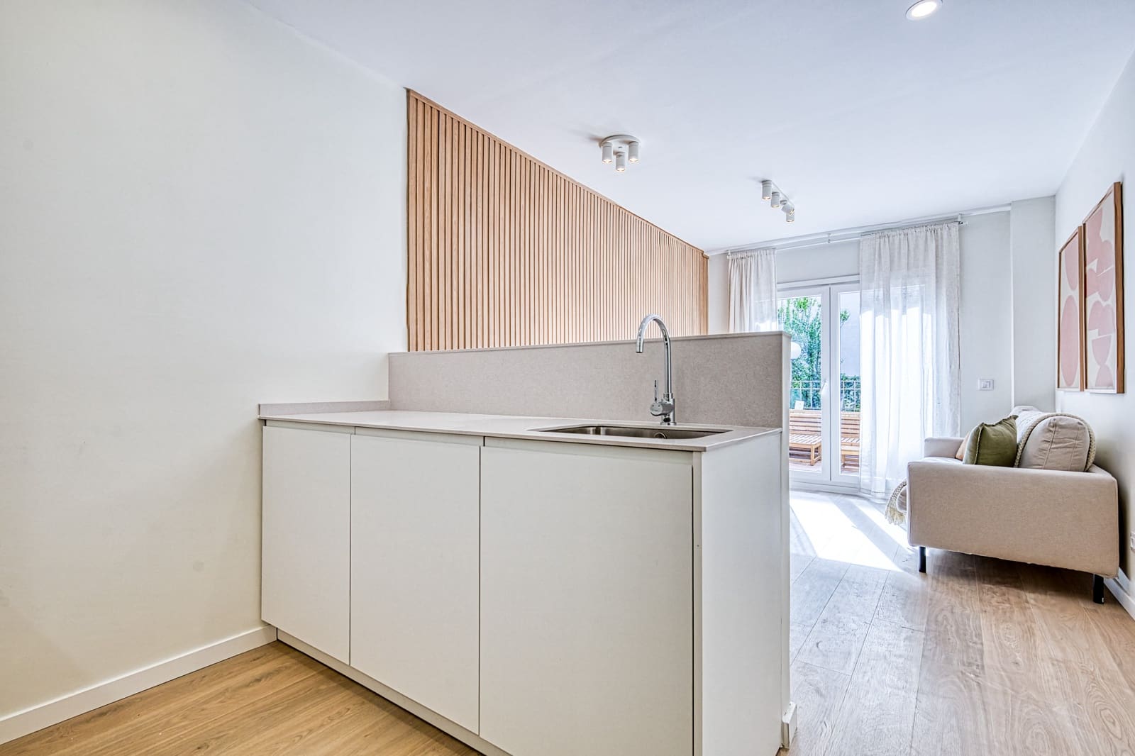 3 bedroom Flat for rent in Madrid city - € 2,095 (Ref: 9806259)