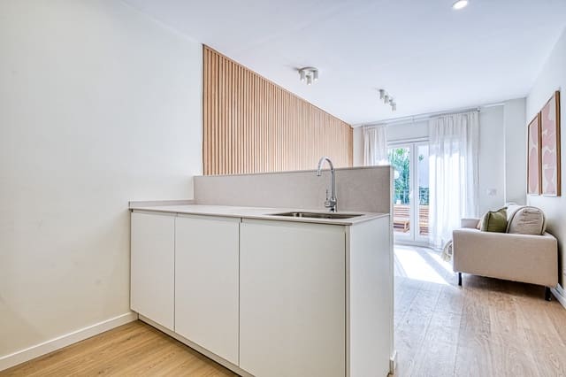 Piso de 3 habitaciones en Embajadores, Madrid ciudad en alquiler - 2.095 € (Ref: 9806259)