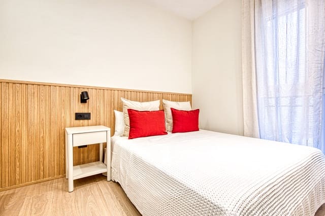 Piso de 3 habitaciones en Embajadores, Madrid ciudad en alquiler - 2.095 € (Ref: 9806259)