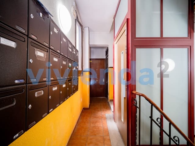 Studio till salu i Fuente del Berro, Madrid stad - 250 000 € (Ref: 9811375)