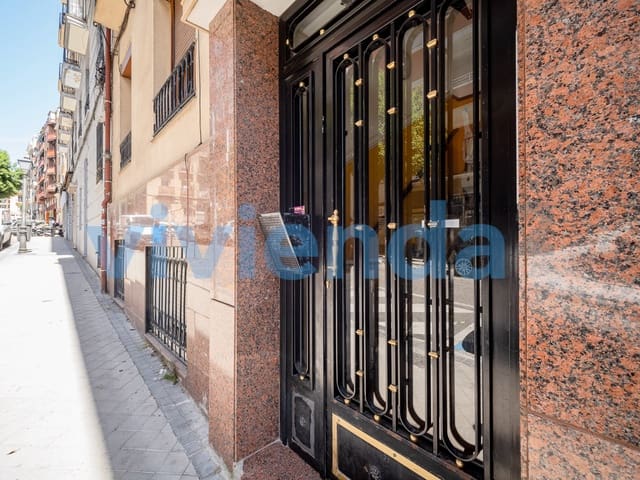 Studio till salu i Fuente del Berro, Madrid stad - 250 000 € (Ref: 9811375)