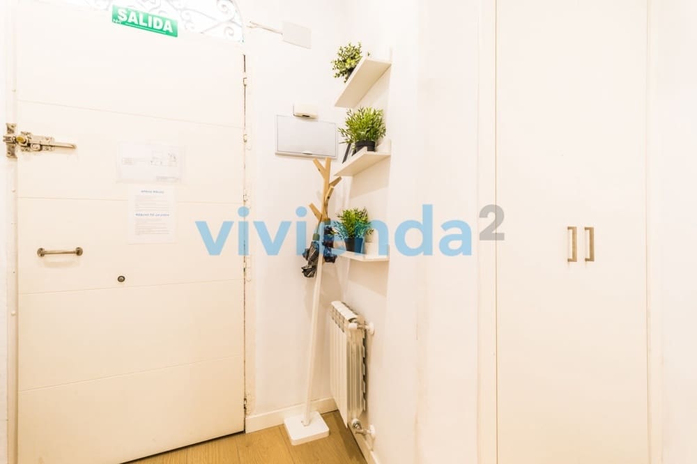 3 soveværelse Lejlighed til leje i Madrid by - € 1.450 (Ref: 9820041)