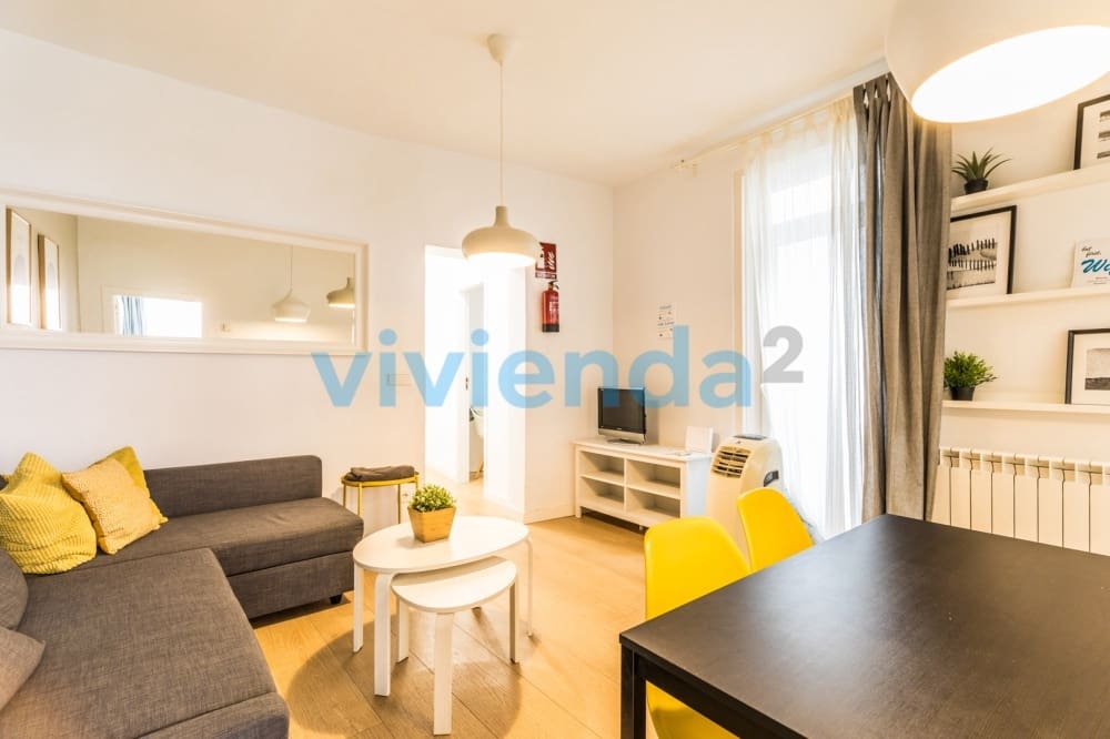 3 soveværelse Lejlighed til leje i Madrid by - € 1.450 (Ref: 9820041)